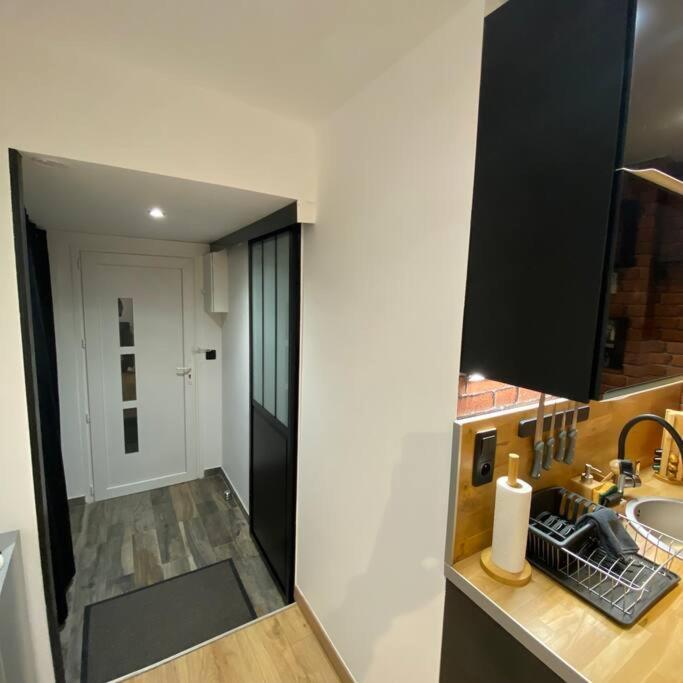 Escale Studio 21M Aeroport Cdg Parc Expo Asterix Гонес Екстериор снимка