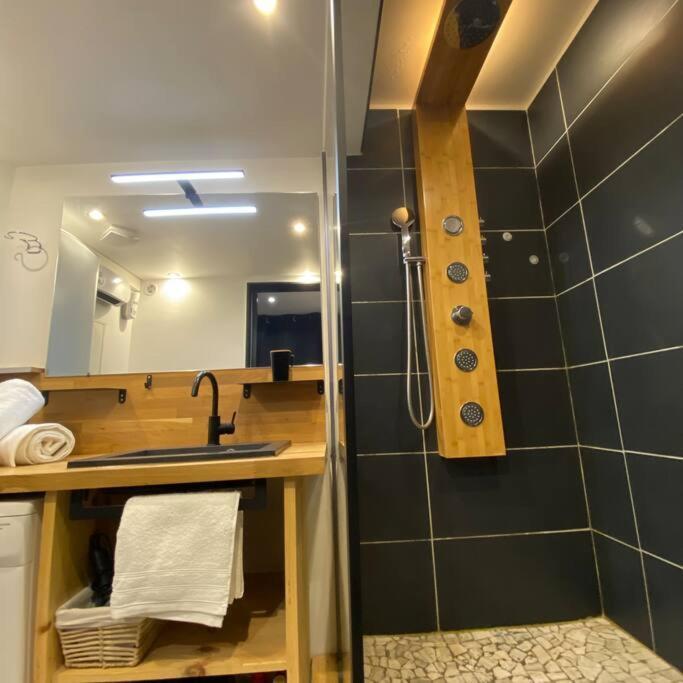 Escale Studio 21M Aeroport Cdg Parc Expo Asterix Гонес Екстериор снимка