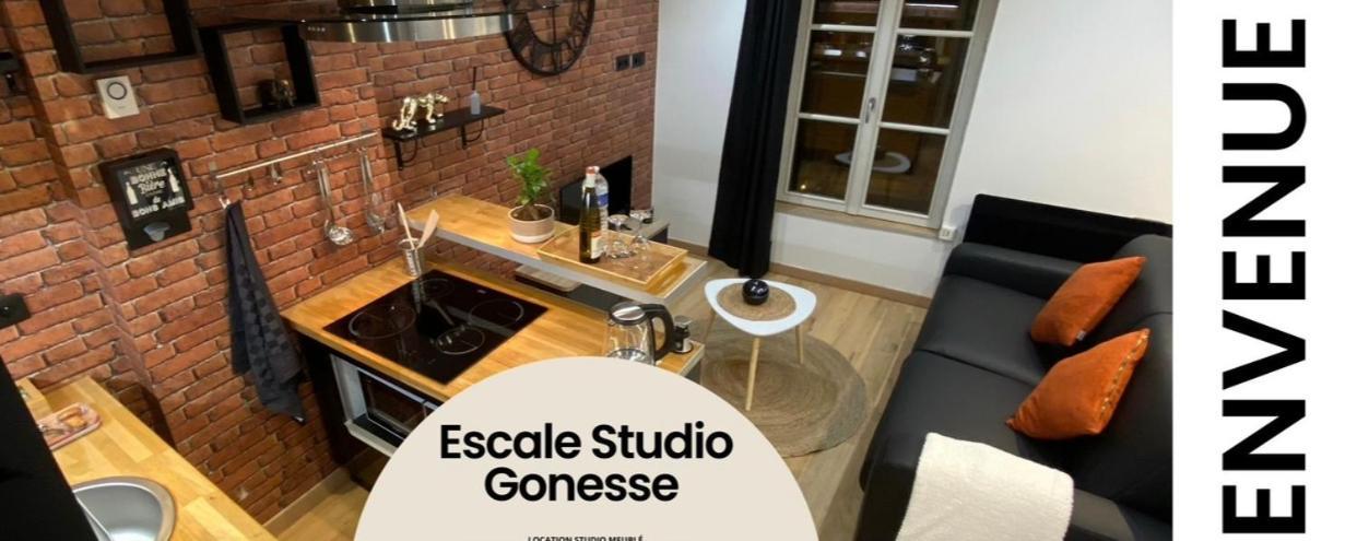 Escale Studio 21M Aeroport Cdg Parc Expo Asterix Гонес Екстериор снимка